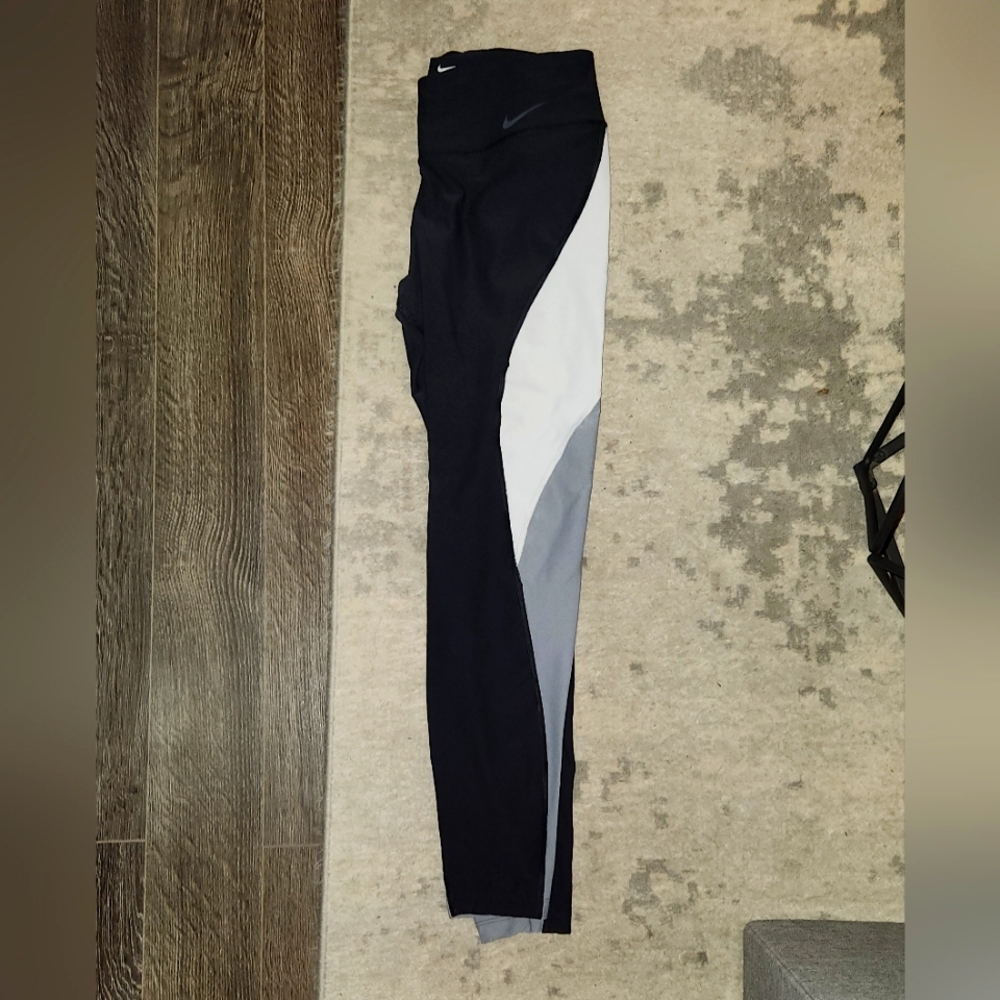 NIKE Drifit leggings - perfect for working out